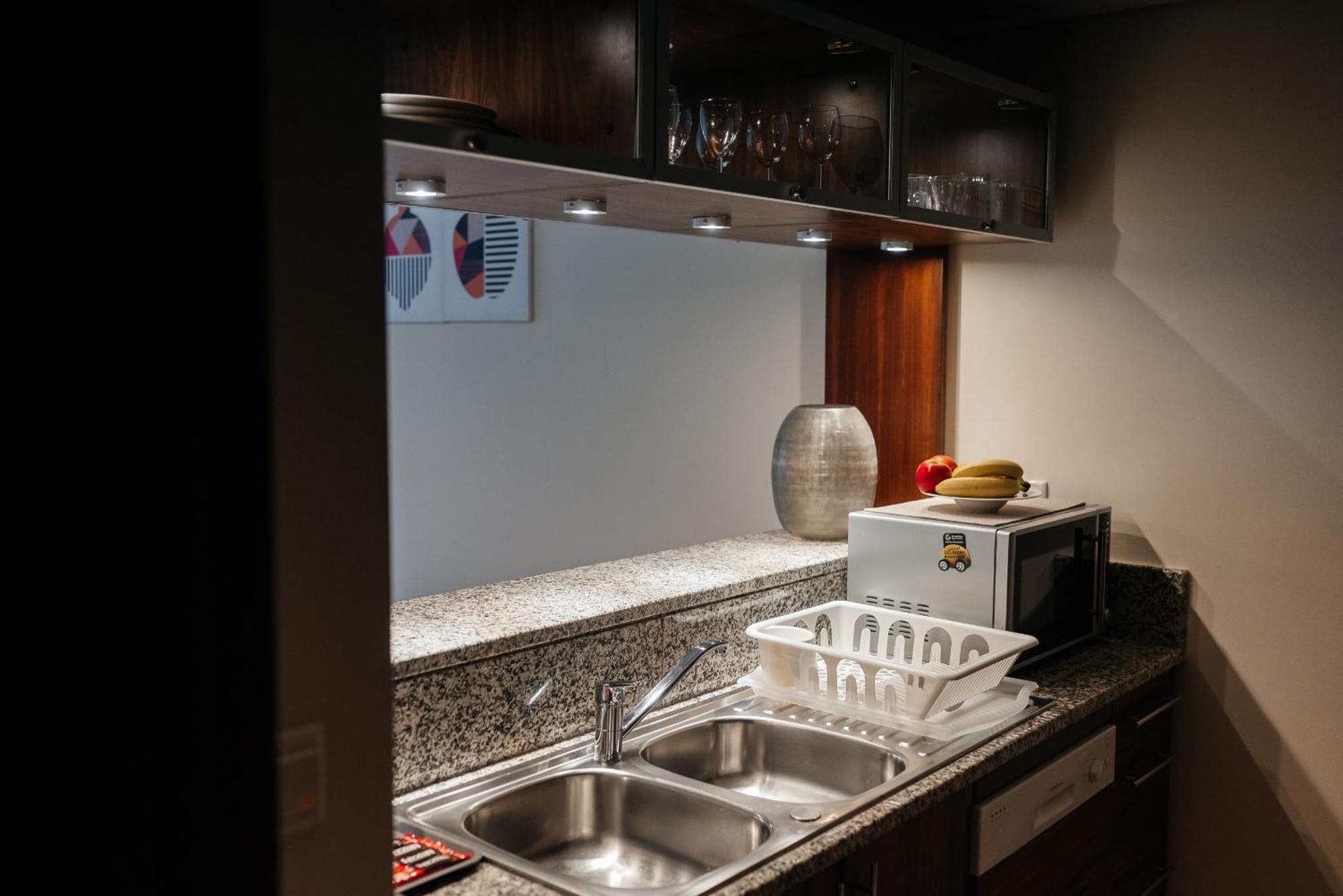 Apartment Chic 1br Oasis In The Heart Of Marina Dubai